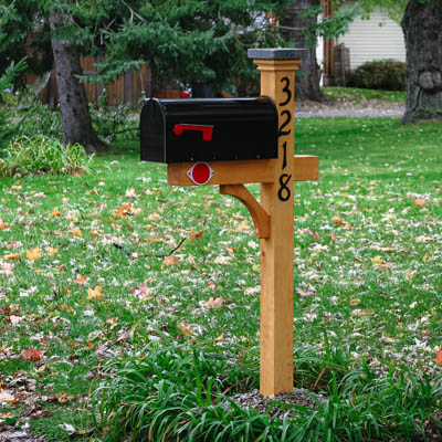 4x4 cedar mailbox post with post cap and bracket